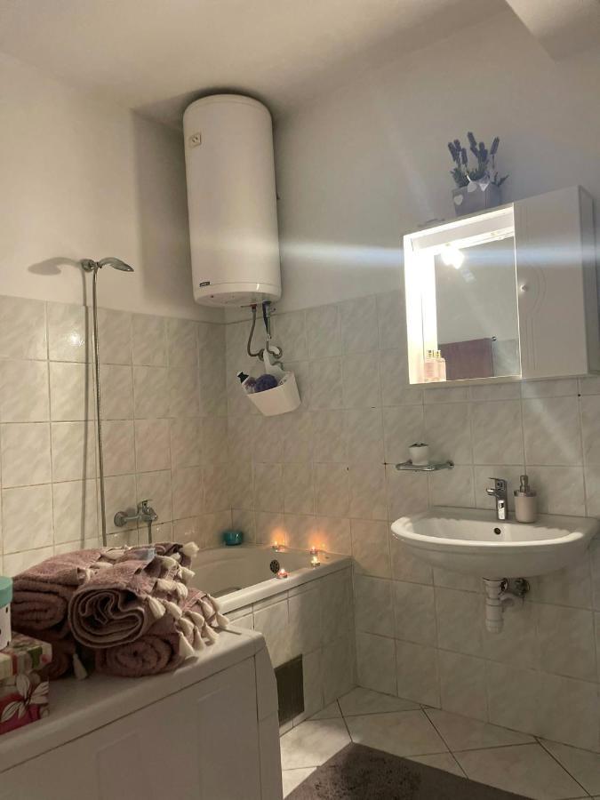 Sun Side Apartment คาชเตลา ภายนอก รูปภาพ
