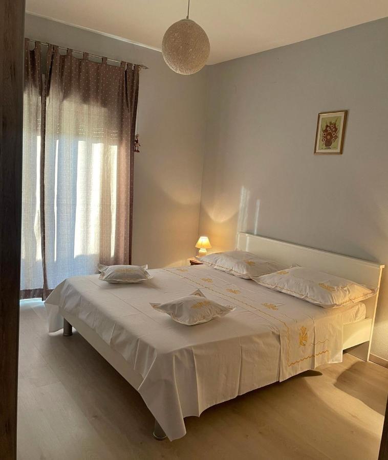 Sun Side Apartment คาชเตลา ภายนอก รูปภาพ